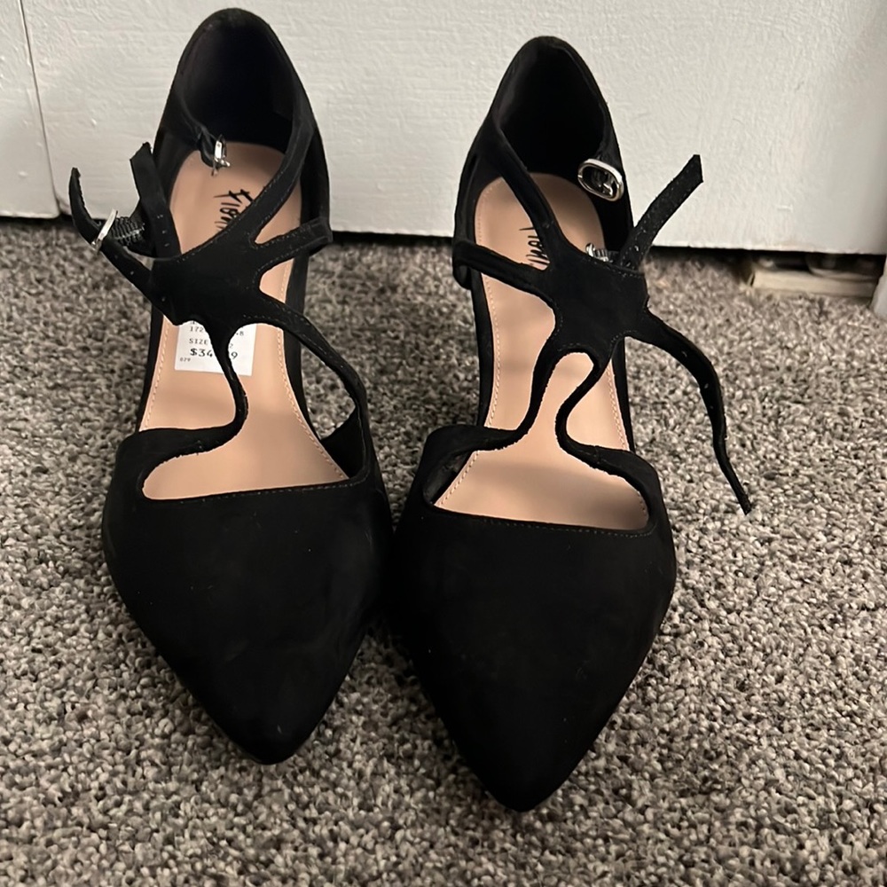 Brand Fioni black velvet heels size 7 1/2